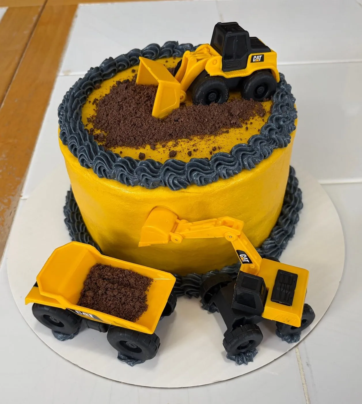 Construction truck birthday cake